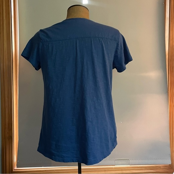 Orvis Blue v-neck button down Women's Top royal blue size small 100% cotton - Picture 3 of 7